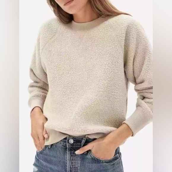 Everlane Tops - Everlane The Renew Raglan Sherpa Fleece Sweatshirt- Women’s Medium